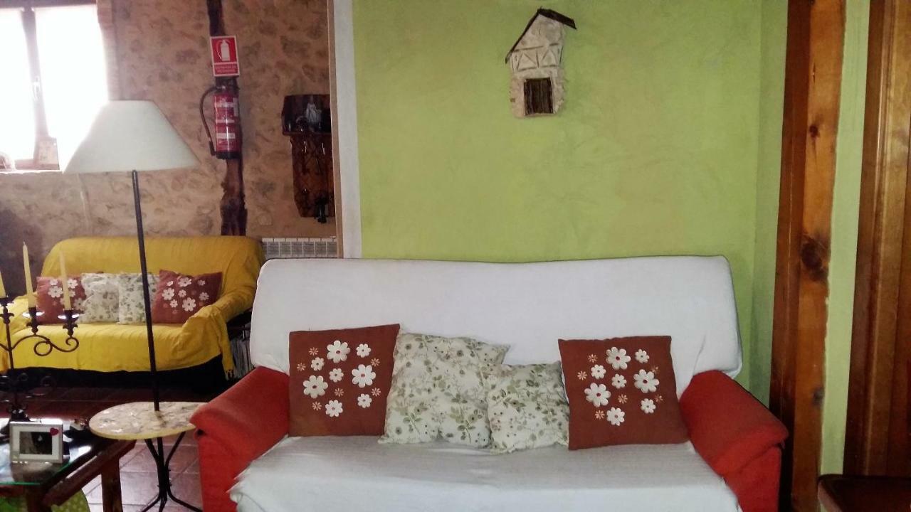Bed and Breakfast Casa Rural Calle Real à Torremocha de Ayllón Extérieur photo