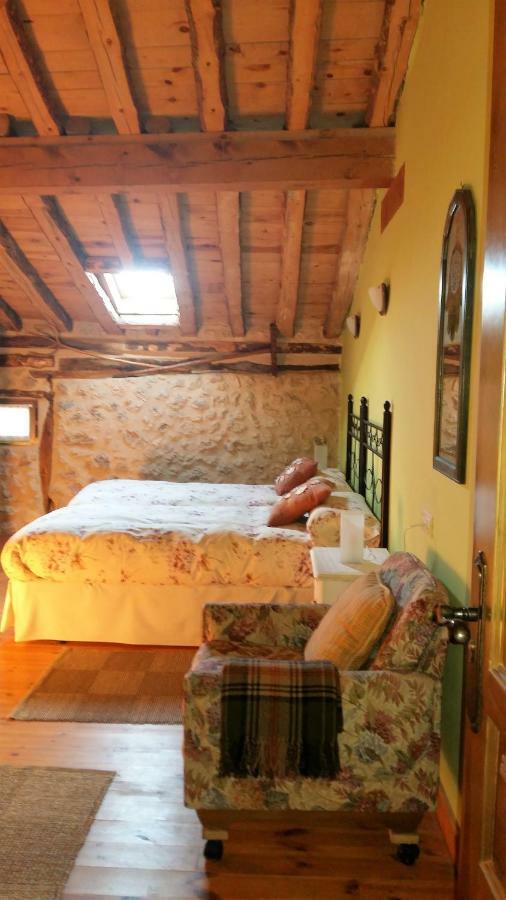 Bed and Breakfast Casa Rural Calle Real à Torremocha de Ayllón Extérieur photo