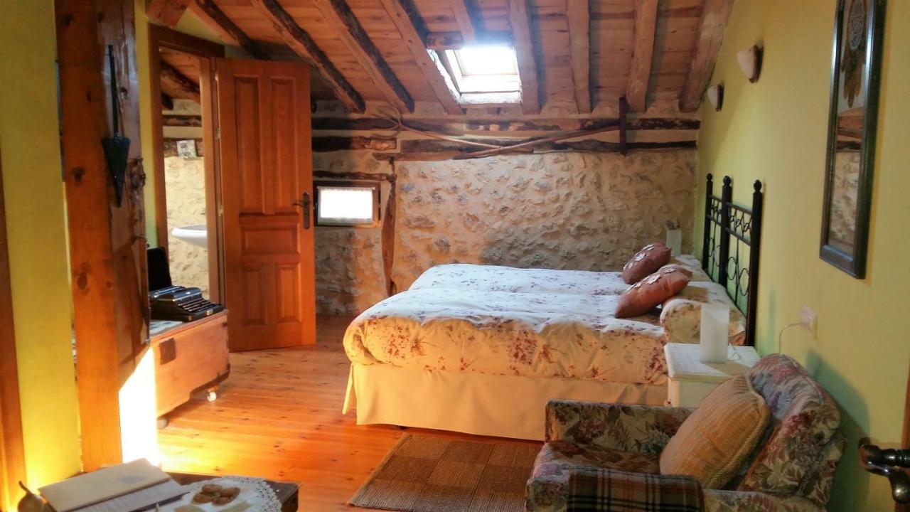 Bed and Breakfast Casa Rural Calle Real à Torremocha de Ayllón Extérieur photo